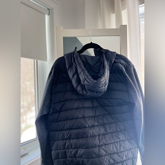 IFive Light Puffer Sweater Hoodie - Picture 3 of 3